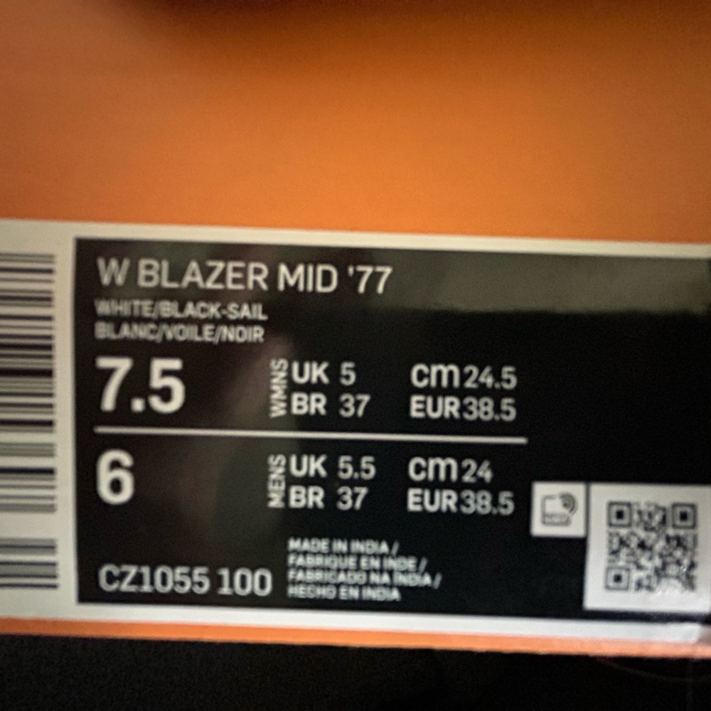 Nike White High-Top Sneakers - Picture 6 of 7
